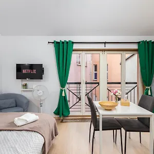 Private Retreat Close To Stations In 3 Pensjonat Praga